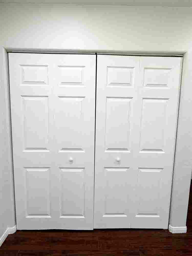 Small room available moving in any