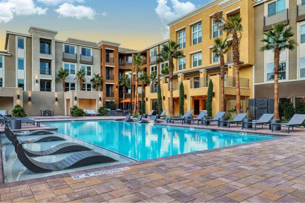 Short term tenant preferred