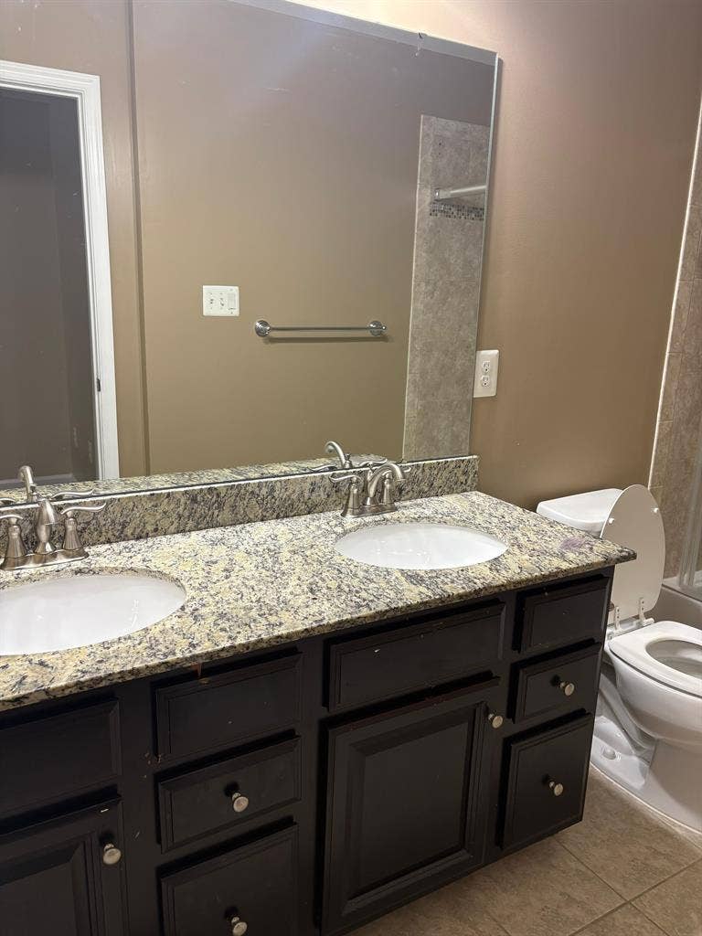 Room for Rent with Shared Bathroom