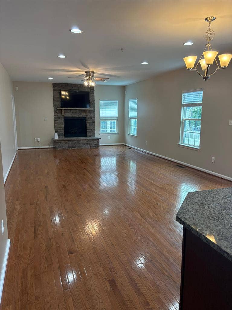 Top floor room for rent in DC