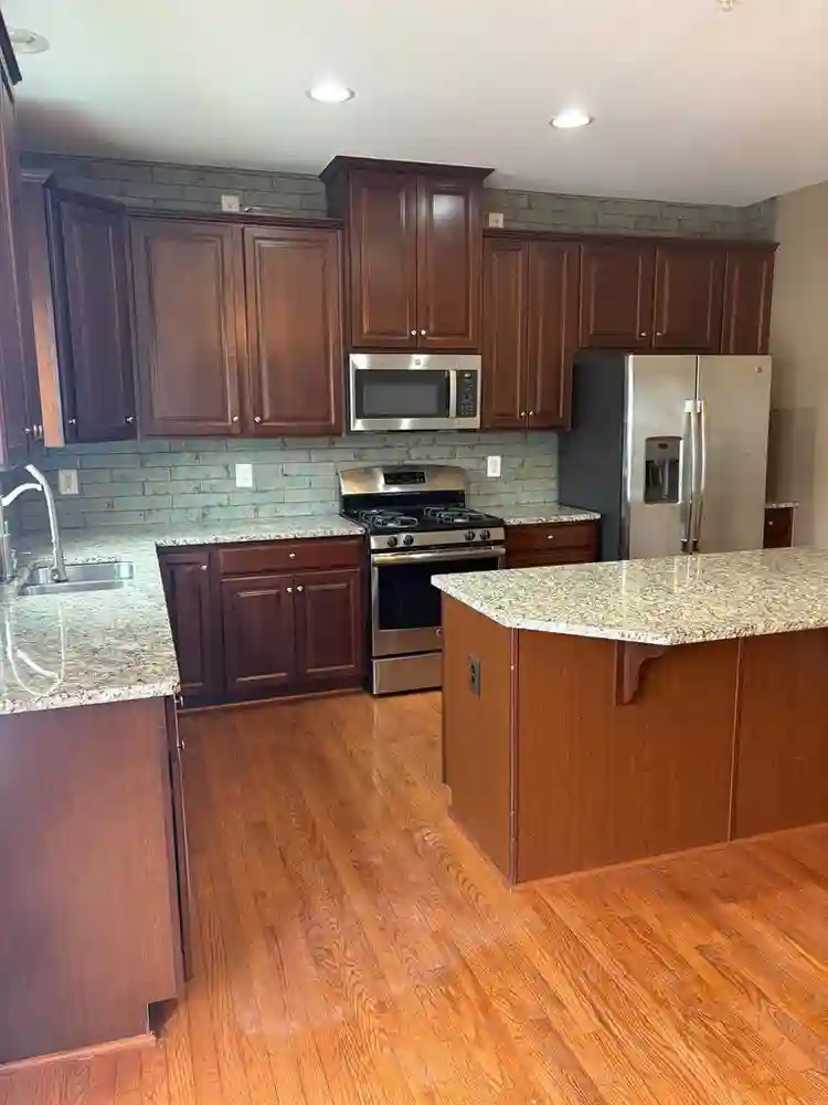 Top floor room for rent in DC