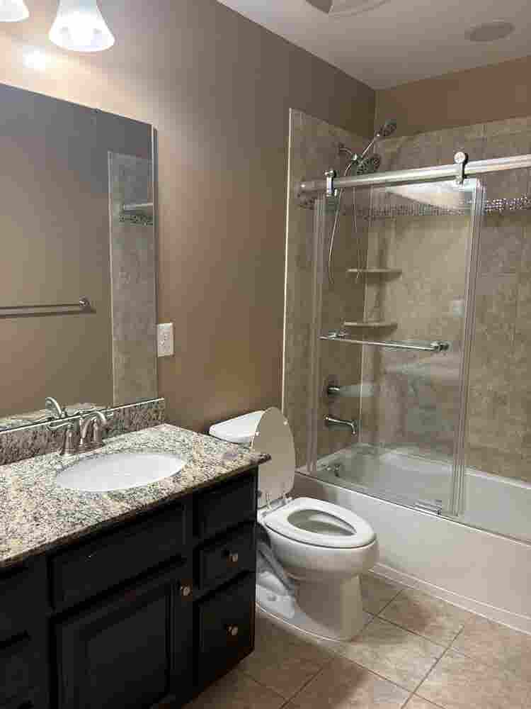 Top floor room for Rent in DC