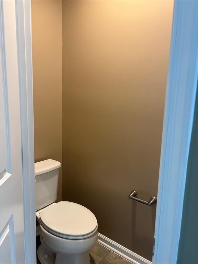 Master Bedroom w/ Private Bathroom