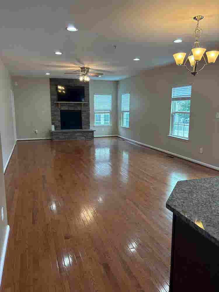 Master Bedroom w/ Private Bathroom