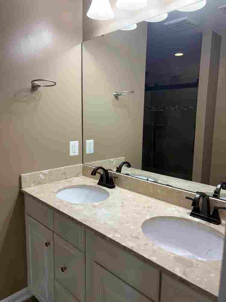Master Bedroom w/ Private Bathroom