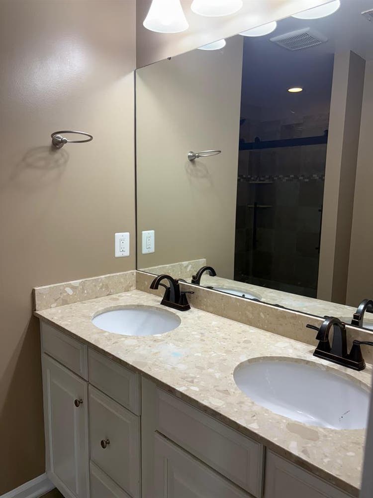 Master Bedroom w/ Private Bathroom