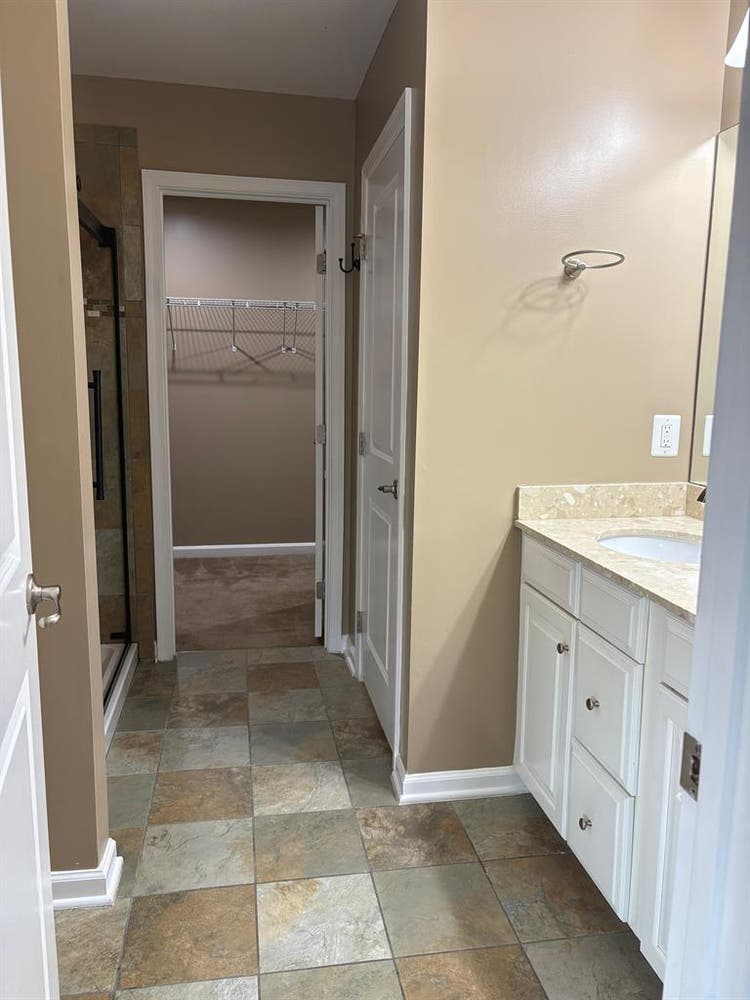 Master Bedroom w/ Private Bathroom