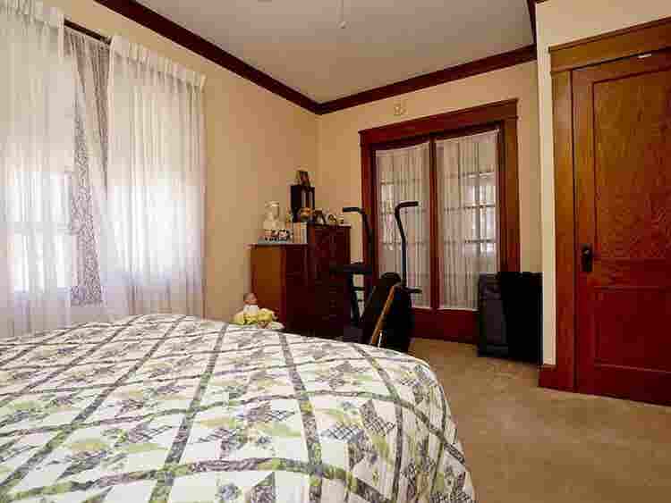 Privacy room for rent
