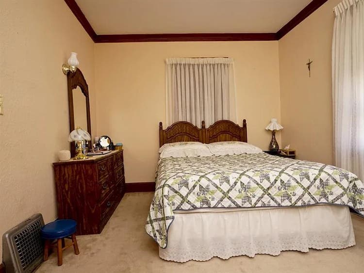 Privacy room for rent