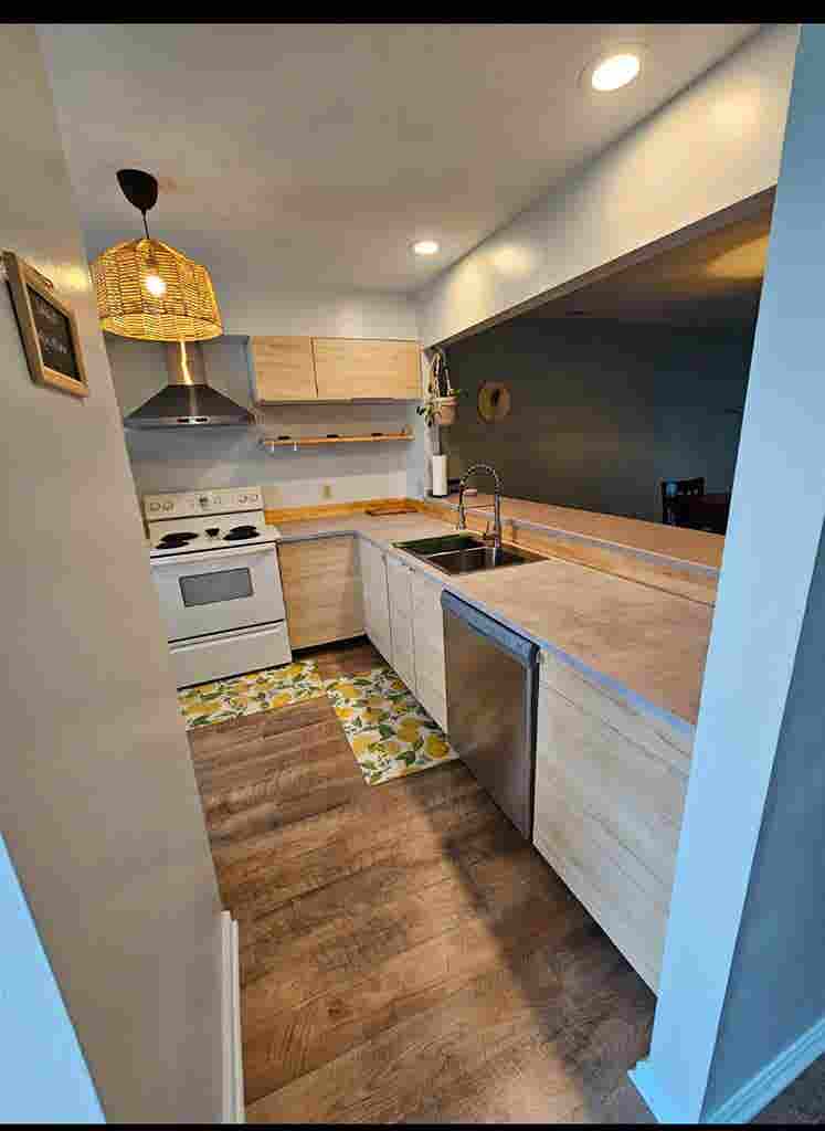 Unbelievable room available!