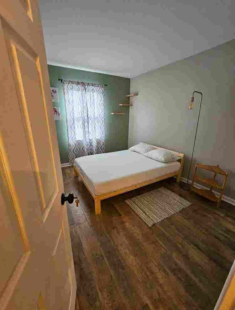 Unbelievable room available!