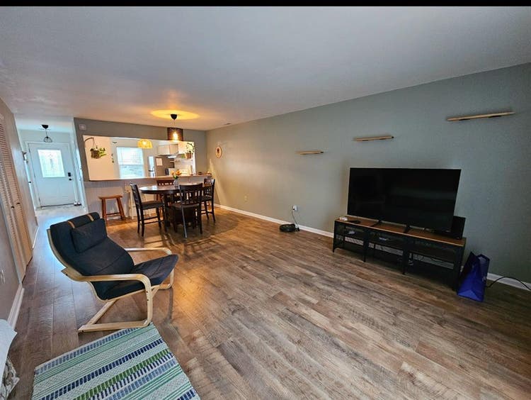 Unbelievable room available!