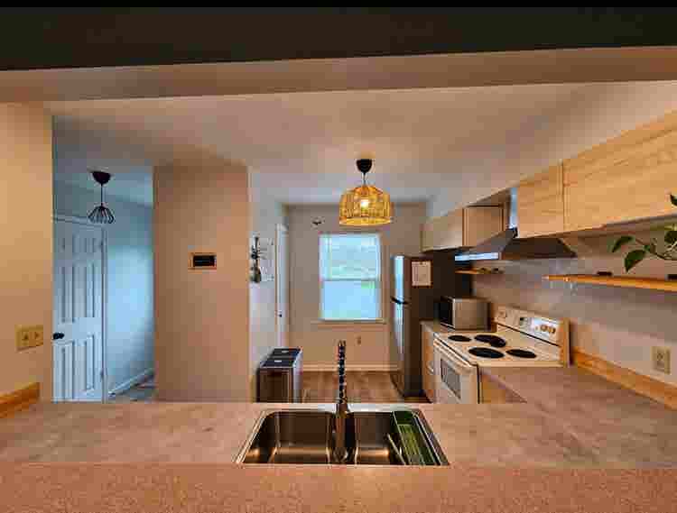 Unbelievable room available!