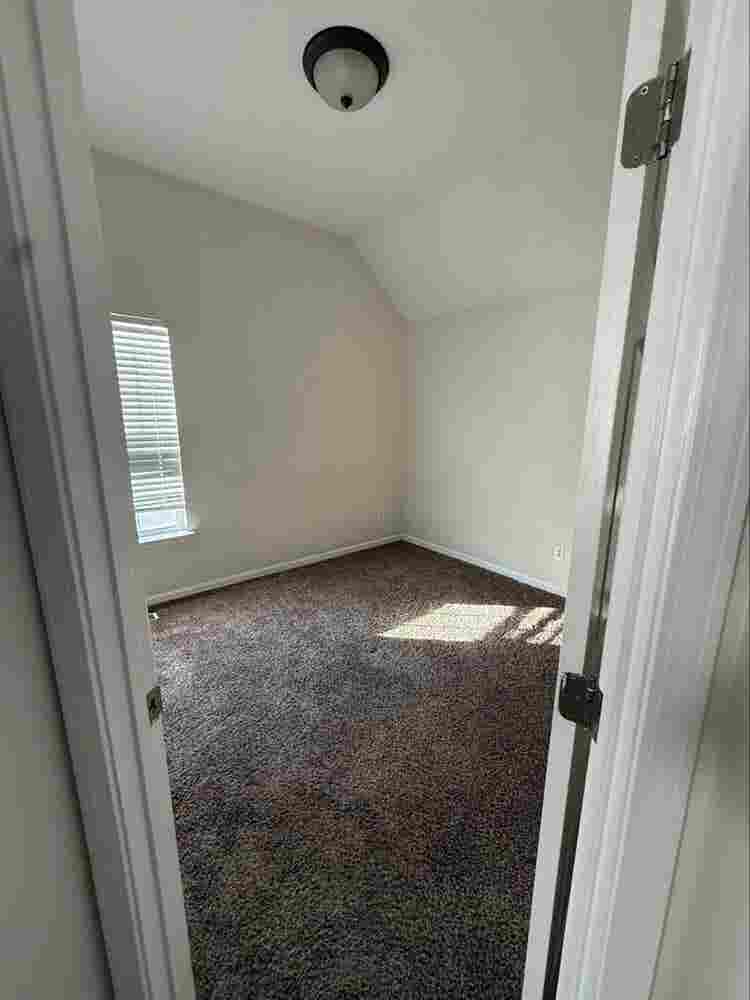 Immediate move in available!