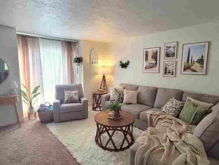 Room for rent! Female only