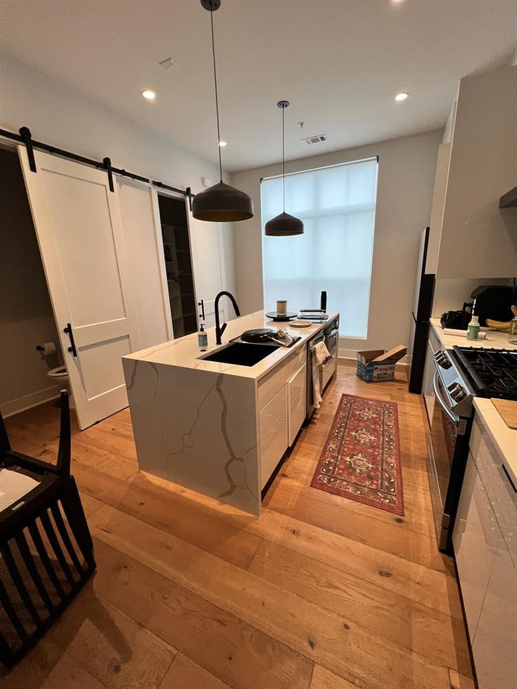 Room in O4W Townhouse (BA)
