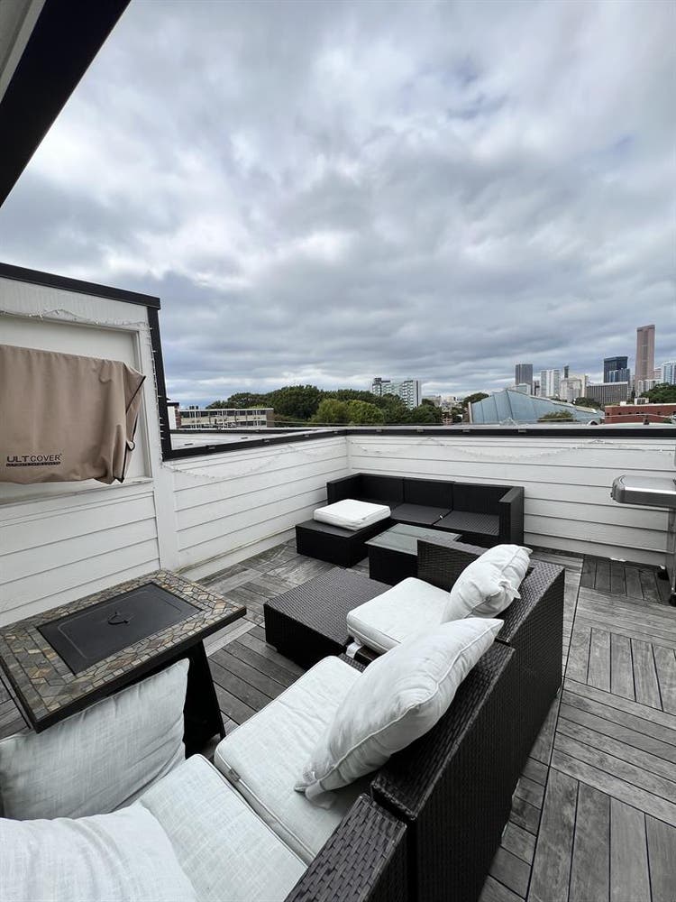 Room in O4W Townhouse (BA)