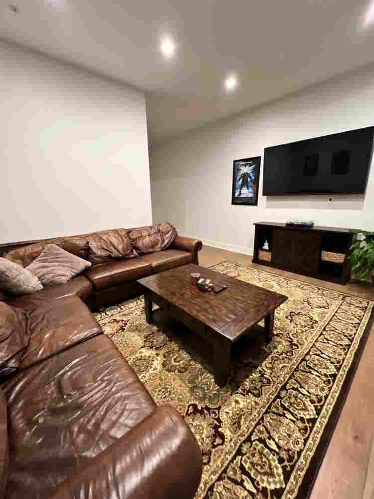 Room in O4W Townhouse (BA)