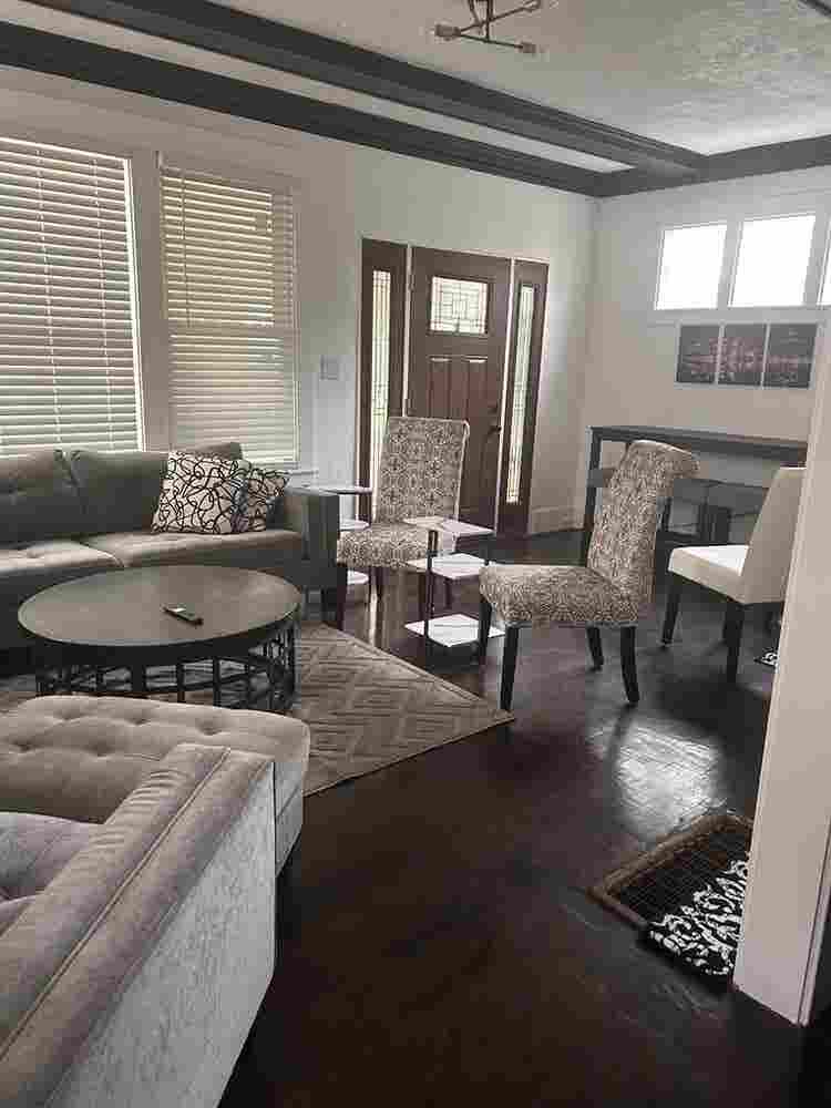 Close to Downtown & major freeways