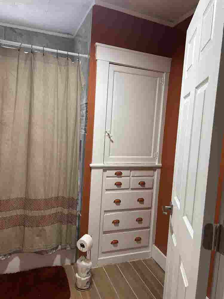 Close to Downtown & major freeways