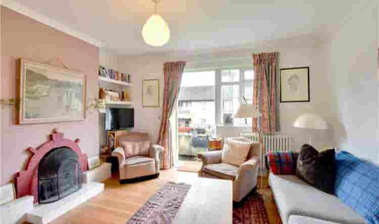 Dble Room on Private Road in Lee