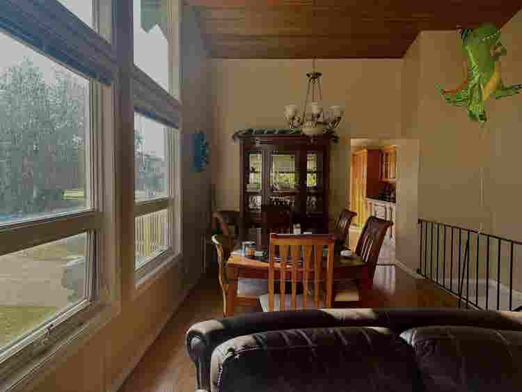 Spacious room  near Mount Douglas