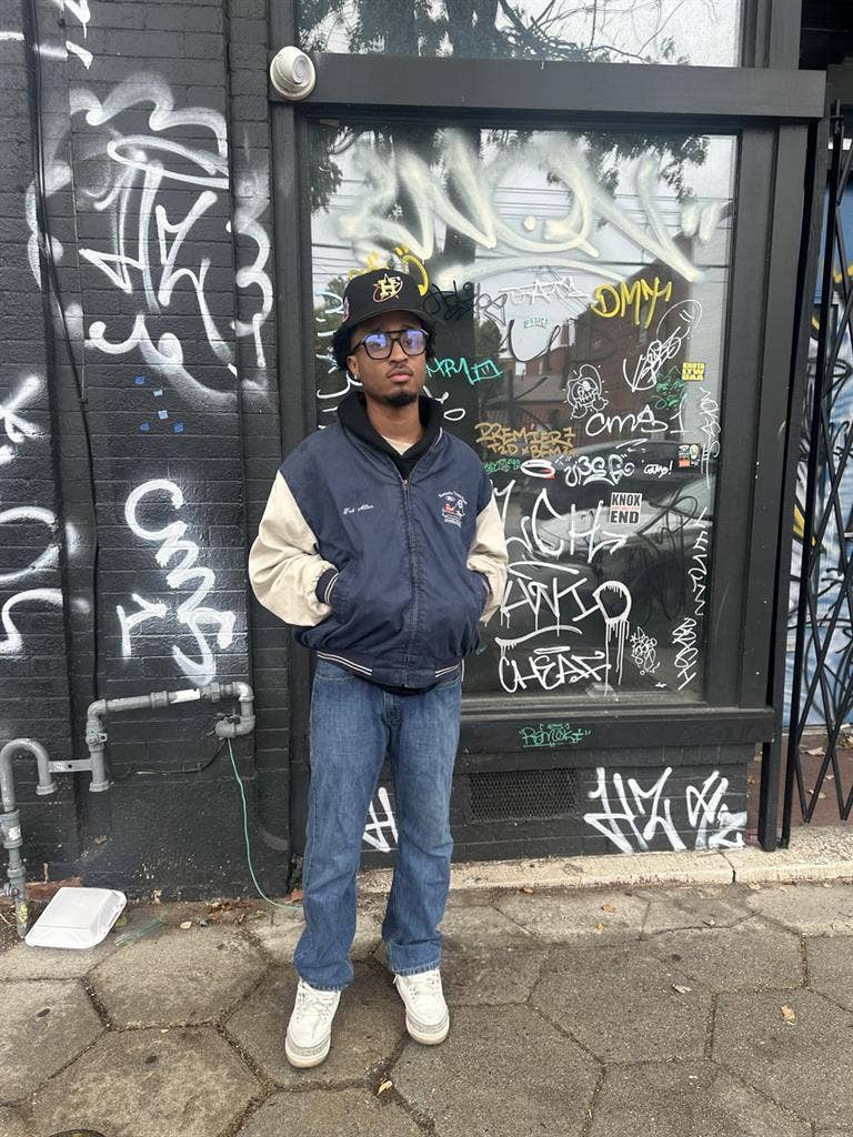 Looking For Roommate