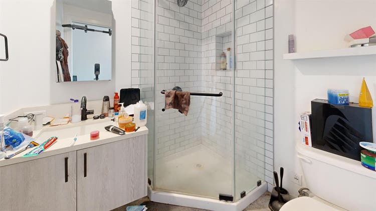 1 BR in Los Angeles