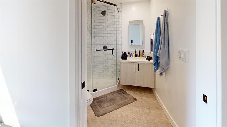 1 BR in Los Angeles