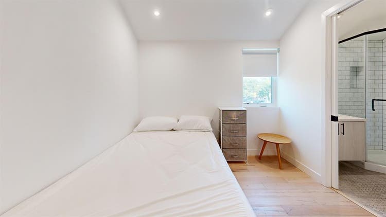1 BR in Los Angeles