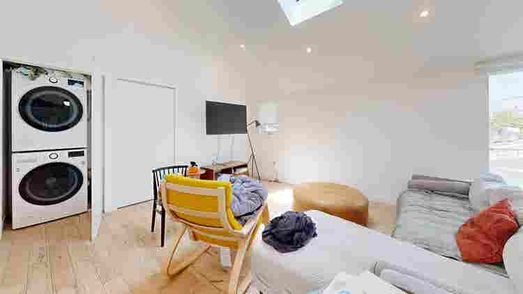 1 BR in Los Angeles