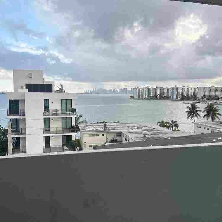 Large 1 bedroom in North beach