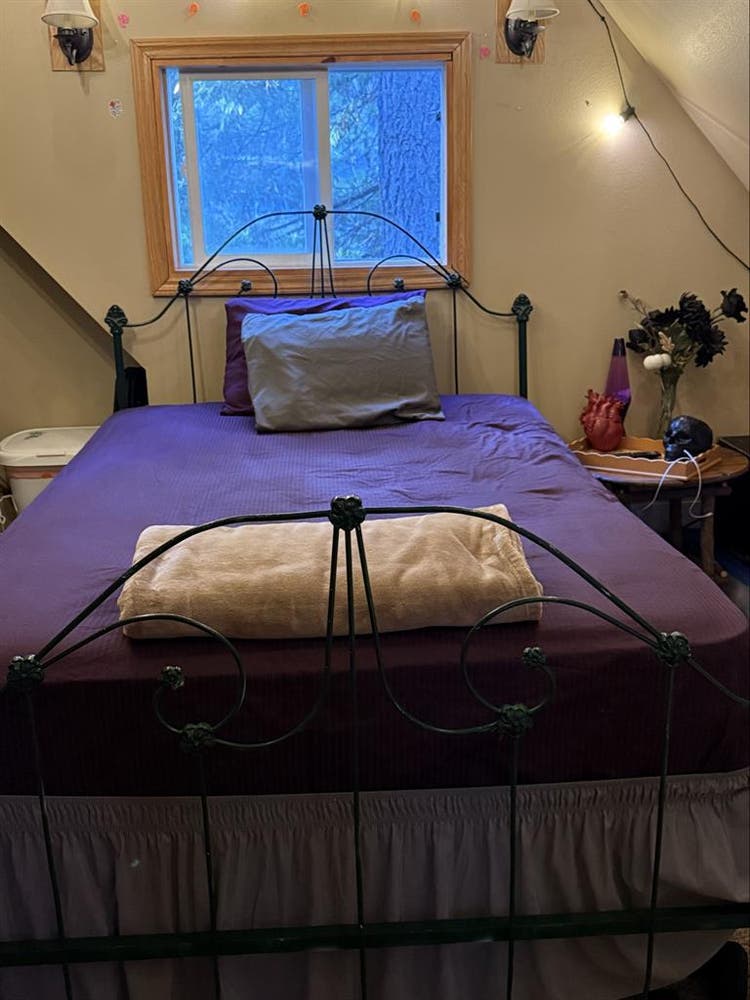 Studio Apartment Bedrooom