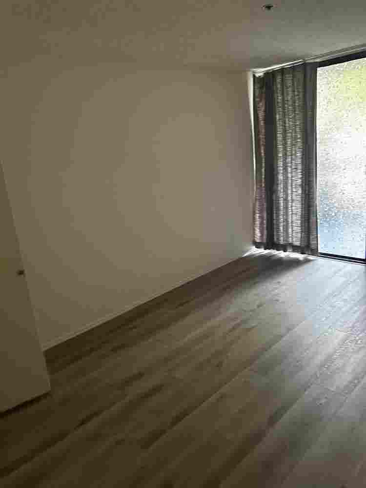 Looking for Roommate