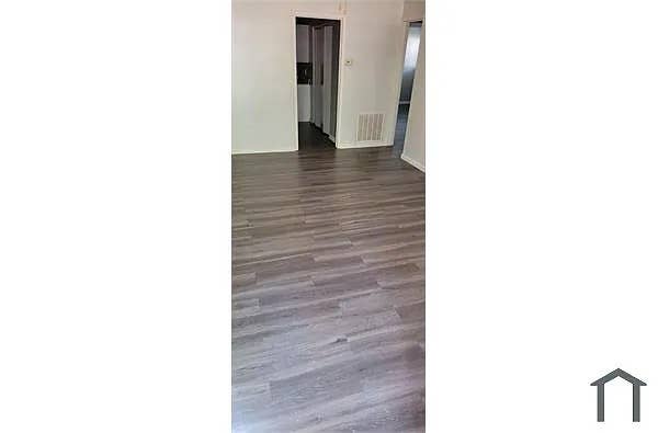 2 BR in Riverdale