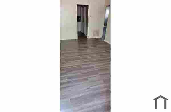 2 BR in Riverdale