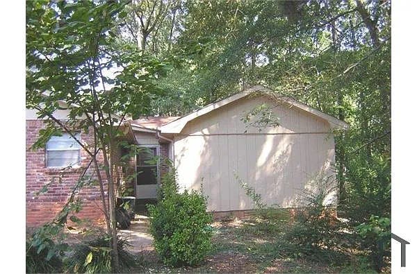2 BR in Riverdale