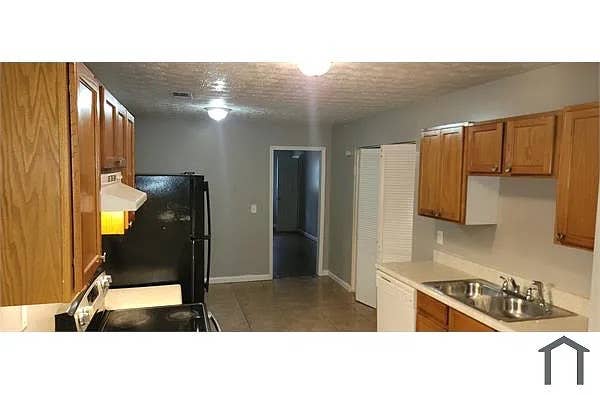 2 BR in Riverdale