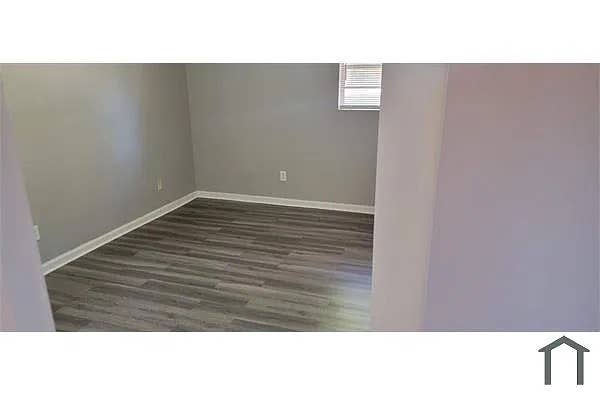 2 BR in Riverdale