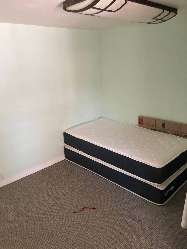 Room for rent shared bathroom kitc