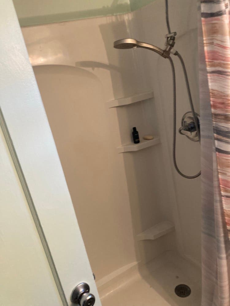 Room for rent shared bathroom kitc