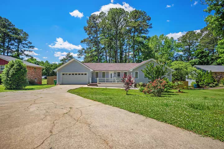 5 BR in Lilburn