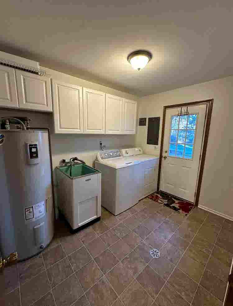 Charming Home For Rent!!!