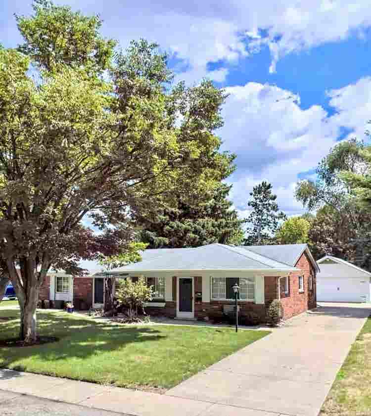 Charming Home For Rent!!!