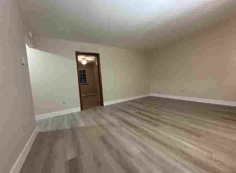 Charming Home For Rent!!!