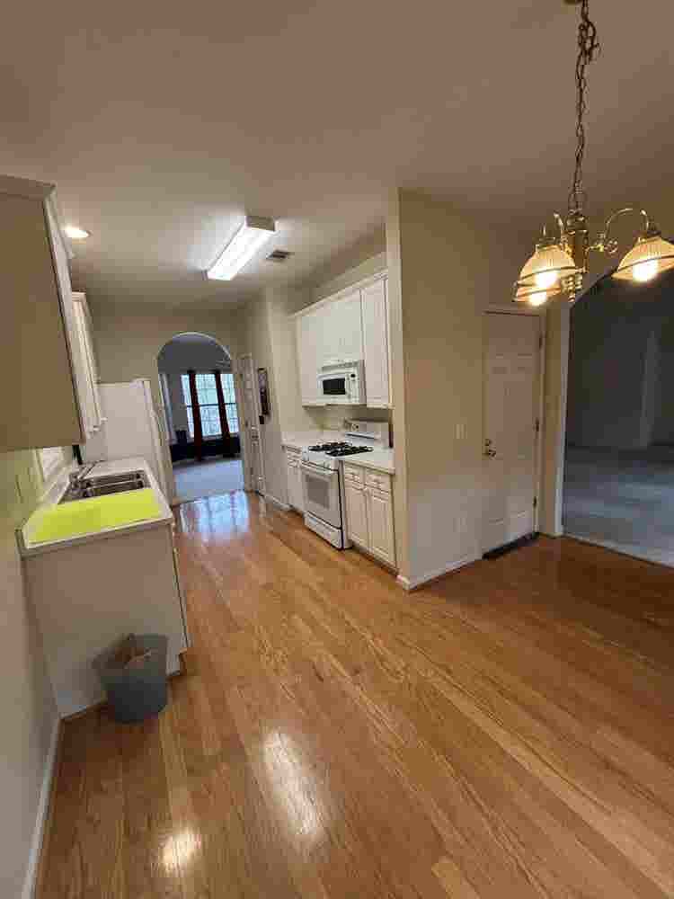 Move in Nov 1st :) room ft
