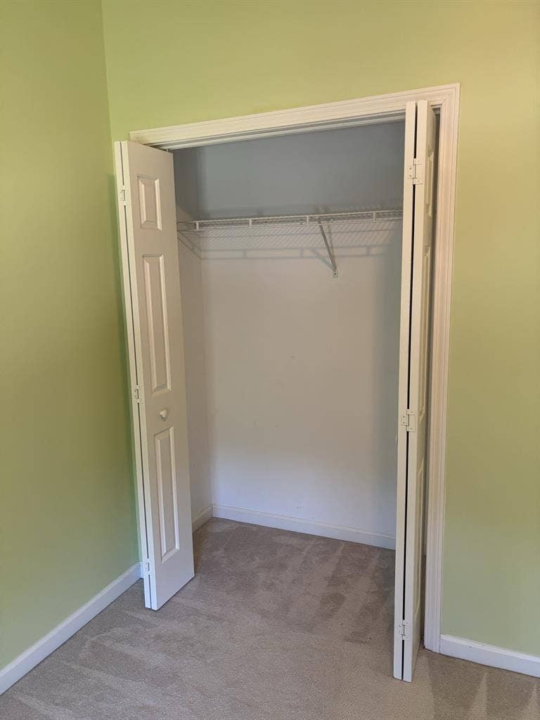 Move in Nov 1st :) room ft
