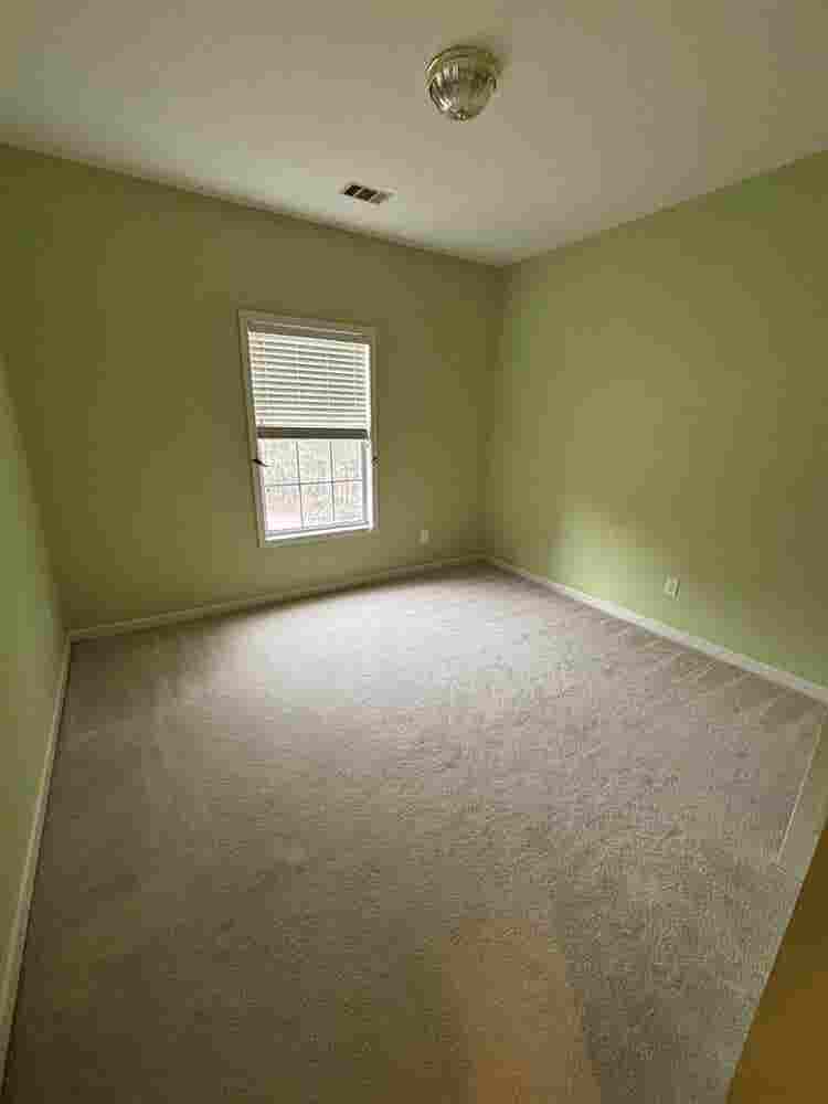 Move in Nov 1st :) room ft
