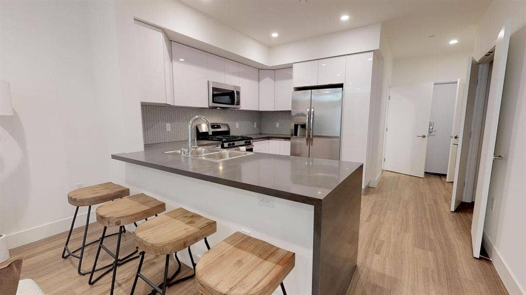 1 BR in Los Angeles