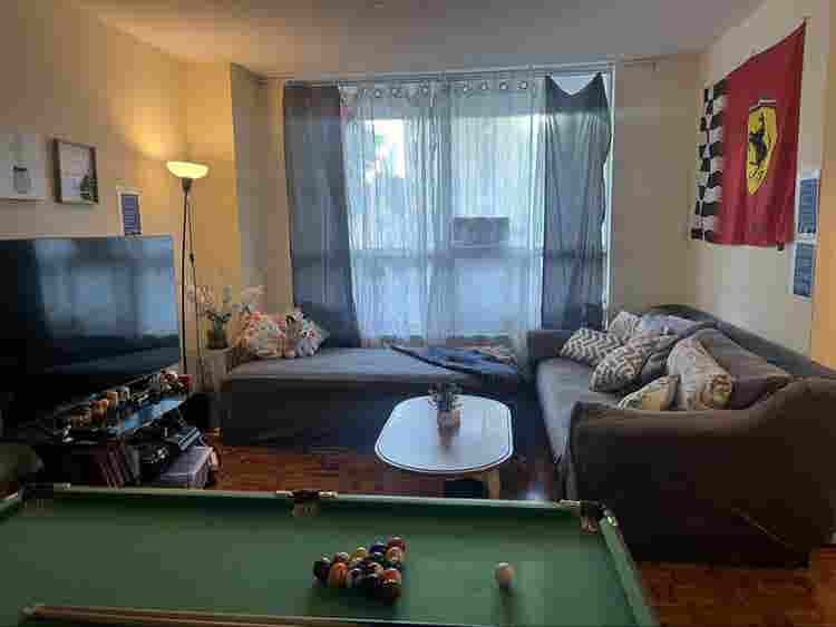 Female Flatmate required